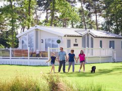 Goosewood-Lodge-Holidays-Family-Dog