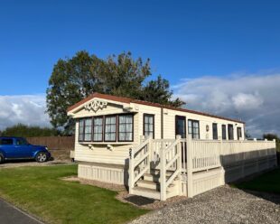 PRE-OWNED 2003 WILLERBY GRANADA